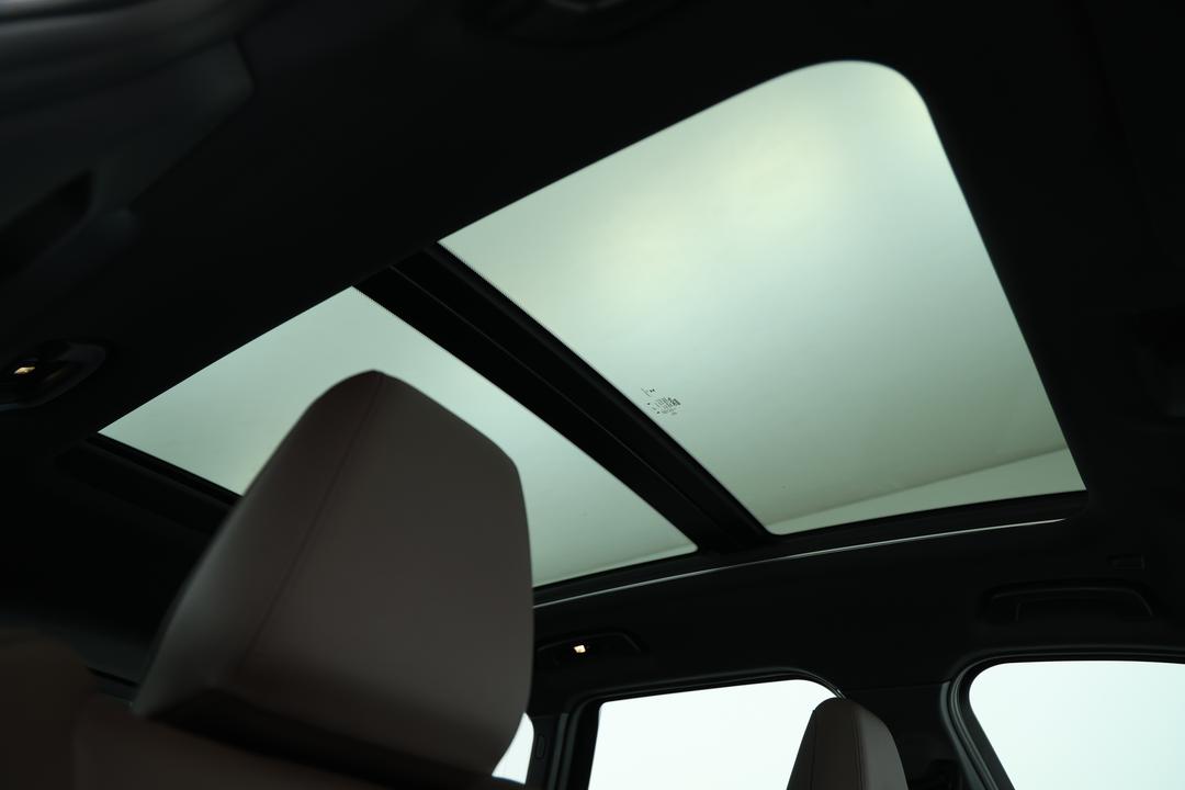 2023 BMW X1 sDrive18i, Automatic, 22543 km, Right Side Front Door Cabin View
