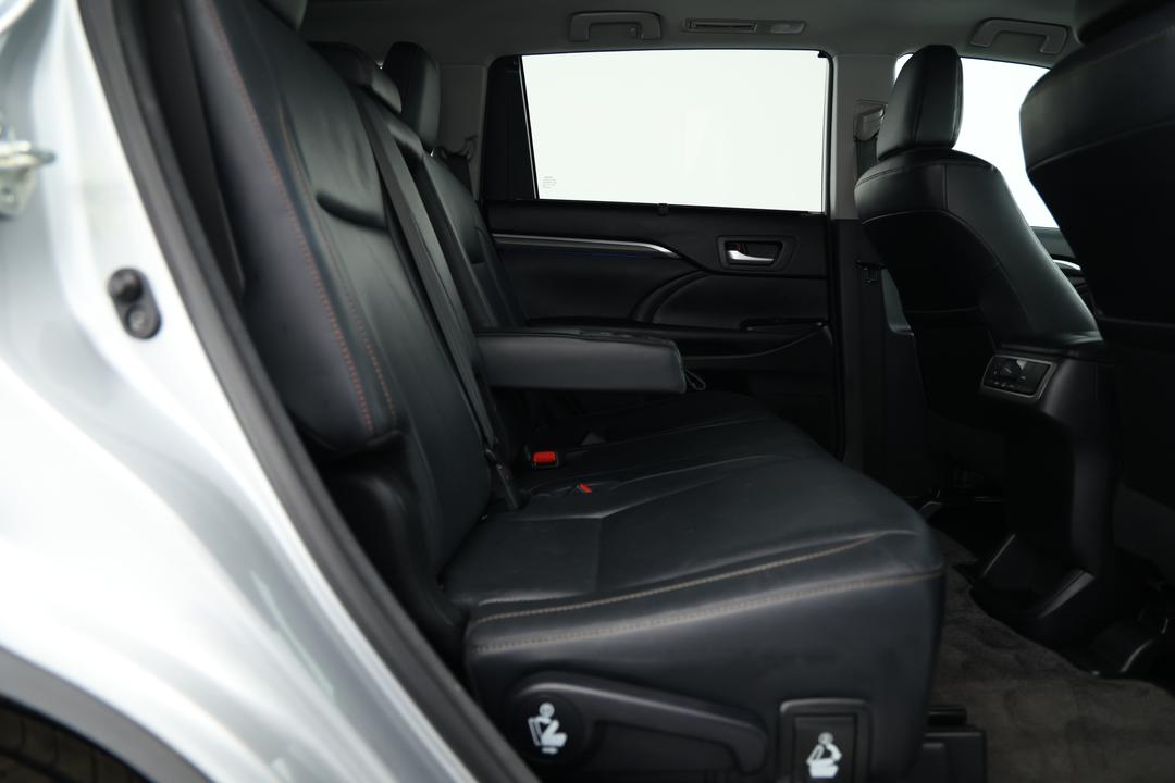 2018 Toyota Kluger Grande (4x4), Automatic, 107153 km, Right Side Rear Door Cabin View
