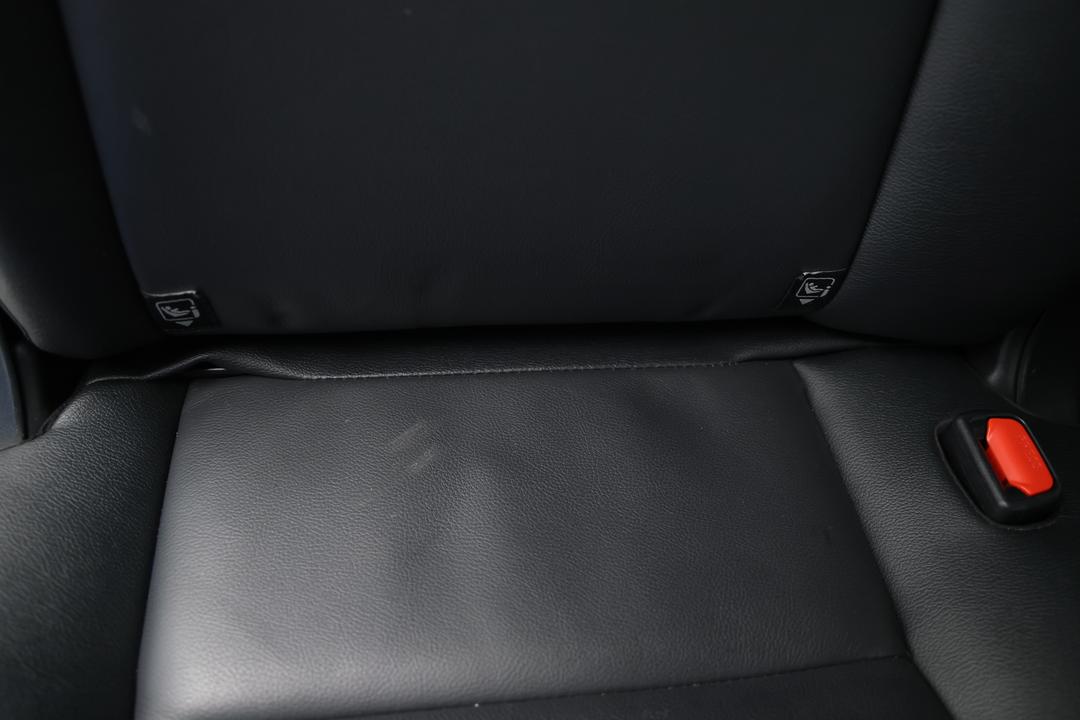 2021 Toyota Fortuner Gxl, Automatic, 42732 km, Pedals and Footmat