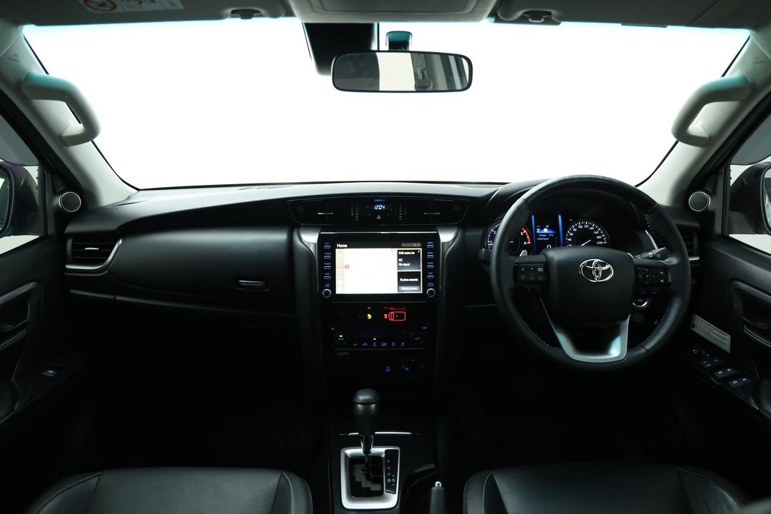 2021 Toyota Fortuner Gxl, Automatic, 42732 km, Handbrake