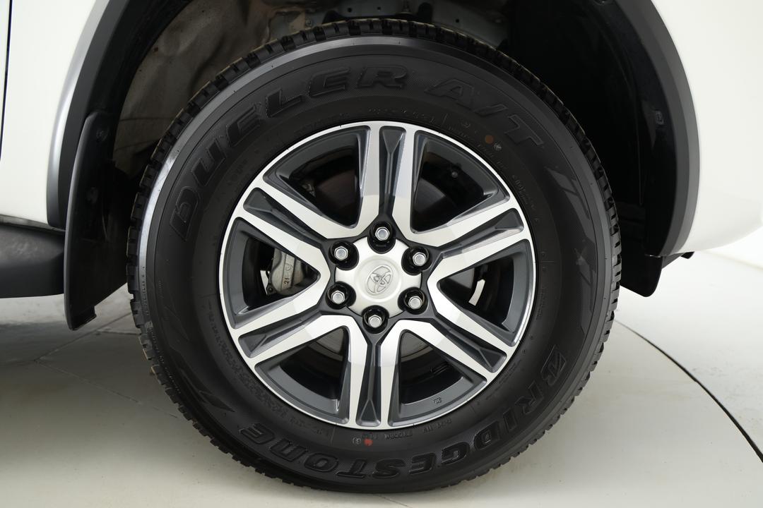 2021 Toyota Fortuner Gxl, Automatic, 42732 km, Right Front Wheel