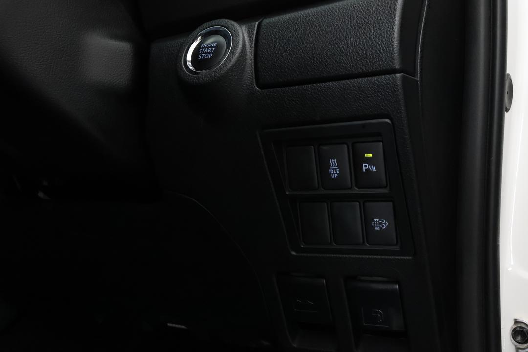2021 Toyota Fortuner Gxl, Automatic, 42732 km, Drivers Side Adjustment Panel