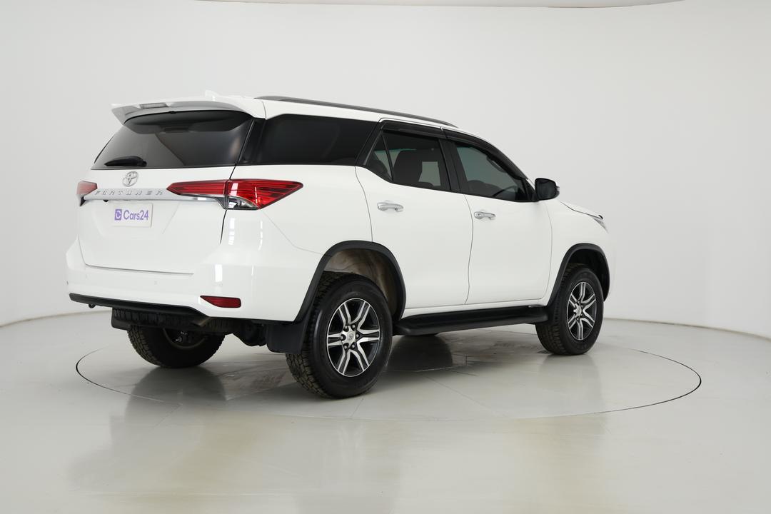 2021 Toyota Fortuner Gxl, Automatic, 42732 km, Right Back Diagonal (45- Degree) View