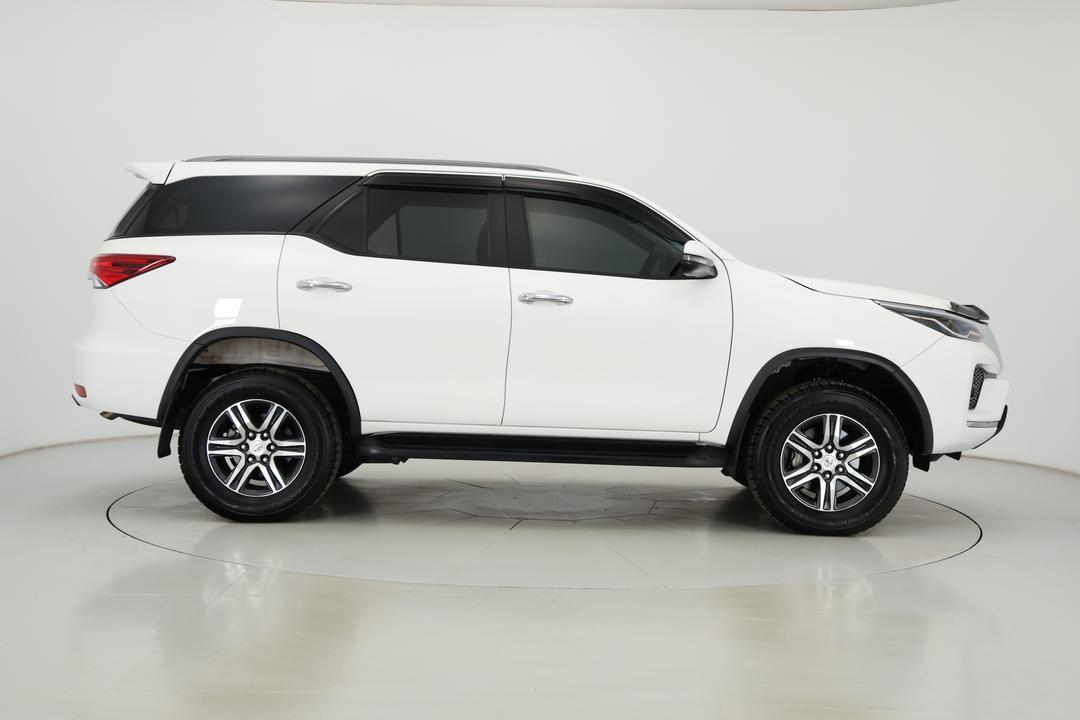 2021 Toyota Fortuner Gxl, Automatic, 42732 km, Right Side View