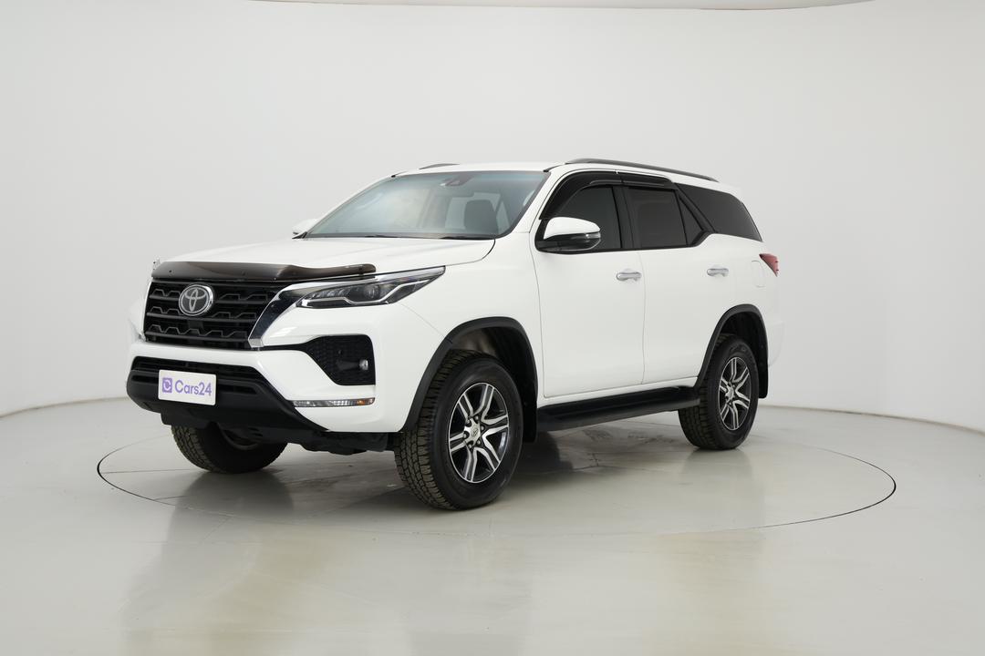 2021 Toyota Fortuner Gxl, Automatic, 42732 km, Left Front Diagonal (45- Degree) View