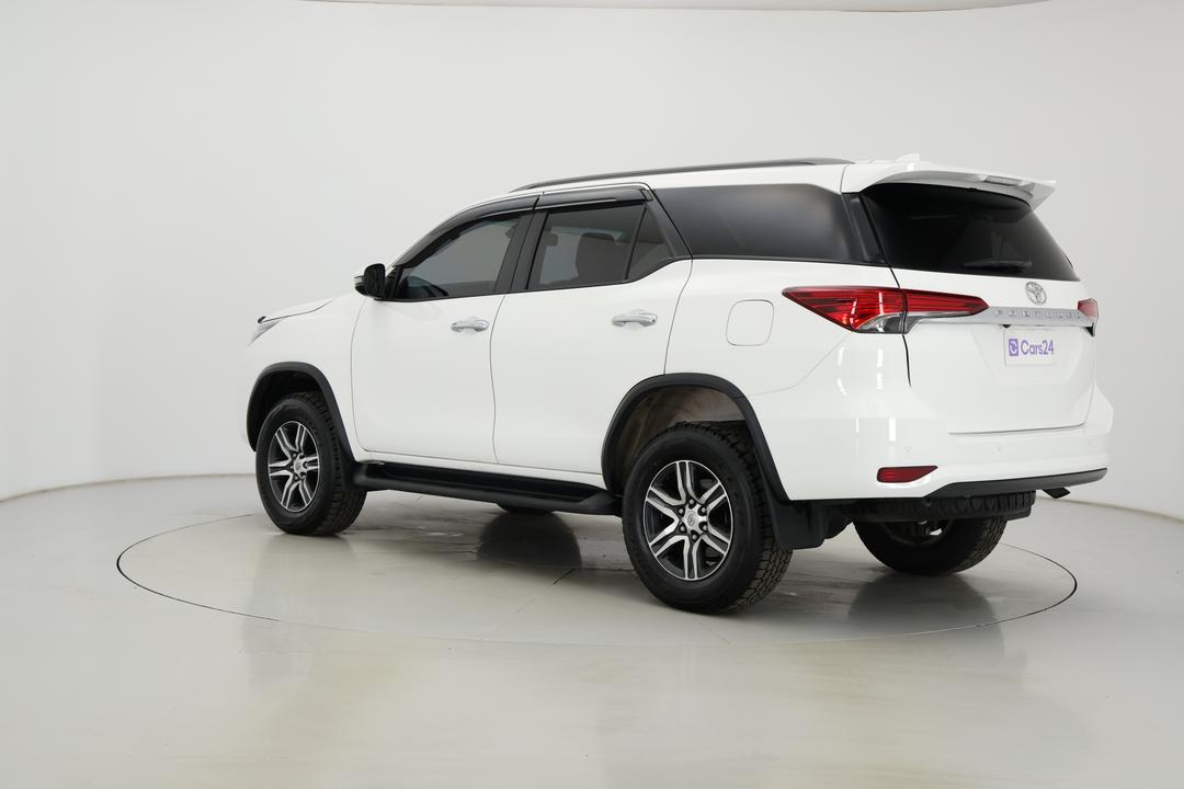 2021 Toyota Fortuner Gxl, Automatic, 42732 km, Left Back Diagonal (45- Degree) View