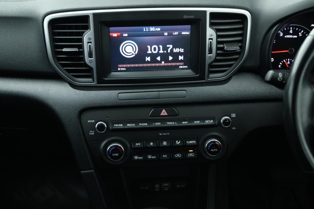 2018 Kia Sportage Si Premium (FWD), Automatic, 124868 km, Steering Wheel Close-up