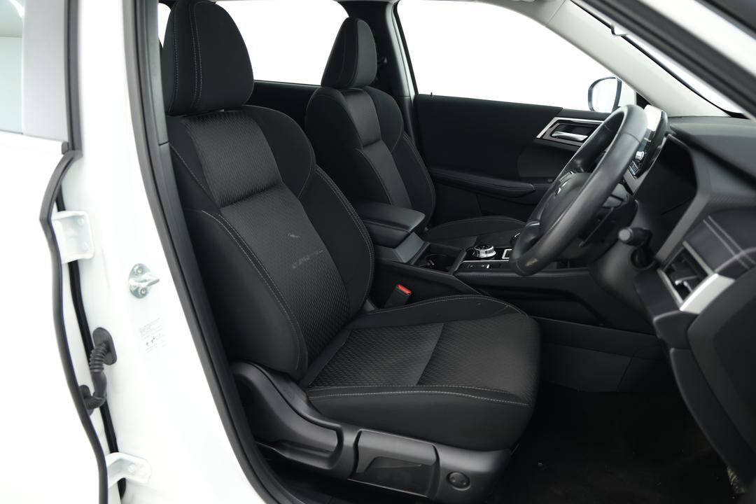 2024 Mitsubishi Outlander Es 5 Seat (2WD), Automatic, 27448 km, Drivers Side Door Panel Controls