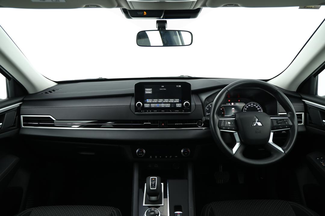 2024 Mitsubishi Outlander Es 5 Seat (2WD), Automatic, 27448 km, Gear Lever 