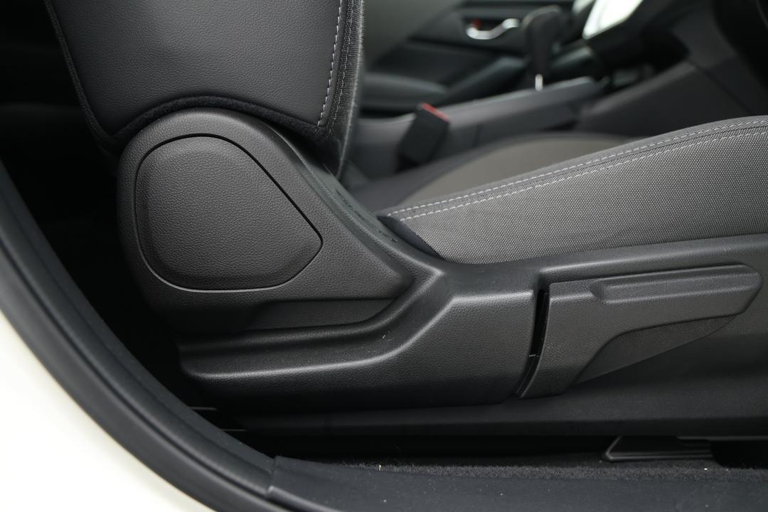 2025 Subaru Crosstrek AWD 2.0l, Automatic, 25556 km, Drivers Side Adjustment Panel