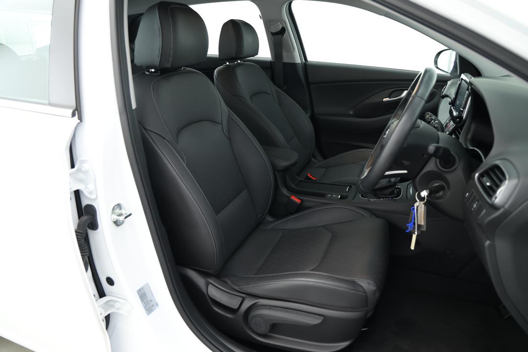 2023 Hyundai i30 Active, Automatic, 8852 km, Right Side Front Door Cabin View