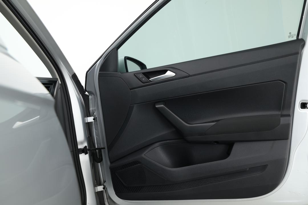 2021 Volkswagen Polo 70tsi Trendline, Automatic, 54188 km, Right Side Front Door Cabin View