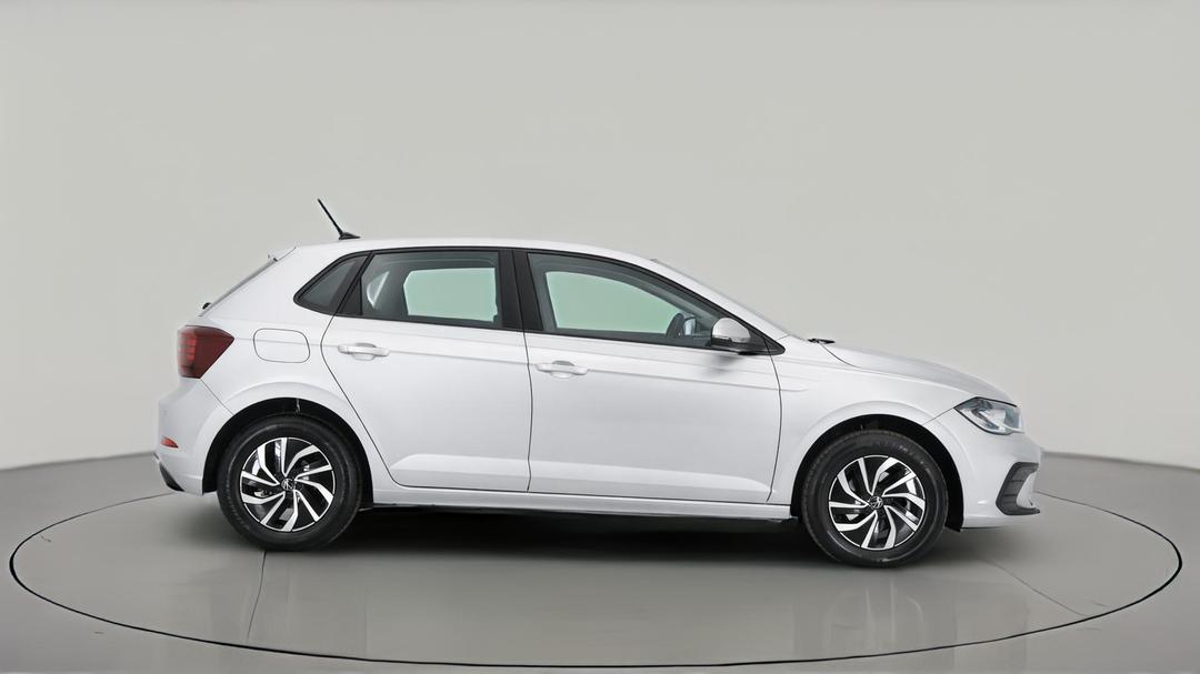 2024 Volkswagen Polo Life, Automatic, 31893 km, Right Side View