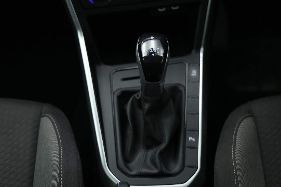 2024 Volkswagen Polo Life, Automatic, 31893 km, Gear Lever 