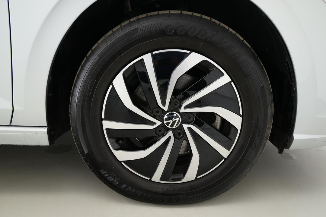 2024 Volkswagen Polo Life, Automatic, 31893 km, Right Front Wheel