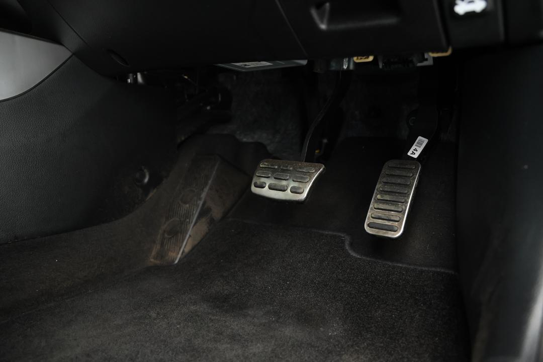 2022 Kia Stonic Gt-line, Automatic, 28761 km, Pedals and Footmat