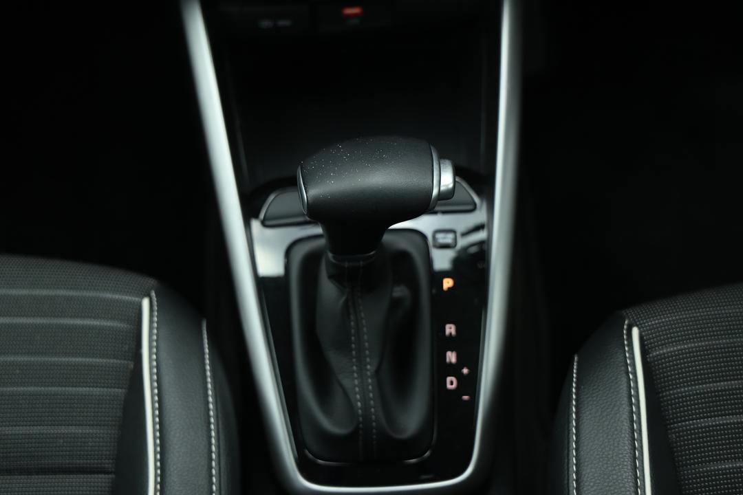 2022 Kia Stonic Gt-line, Automatic, 28761 km, Gear Lever 