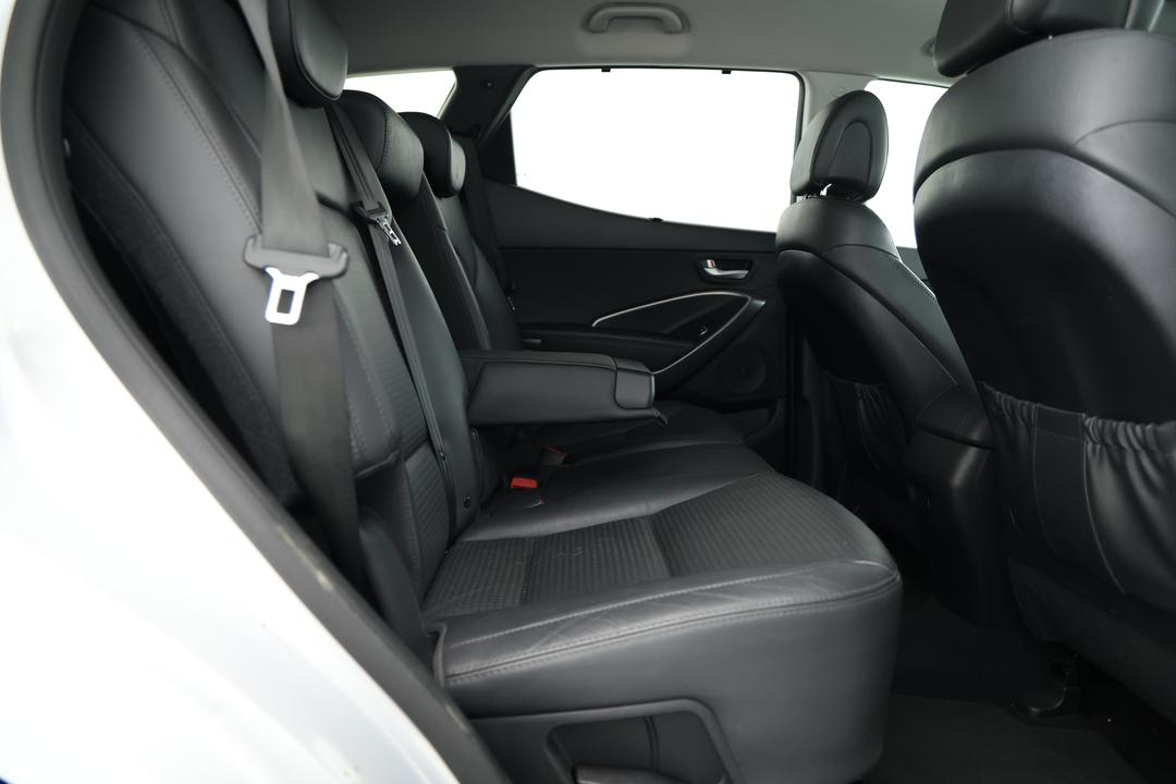 2014 Hyundai Santa Fe Elite Crdi (4x4), Automatic, 154046 km, Right Side Rear Door Cabin View