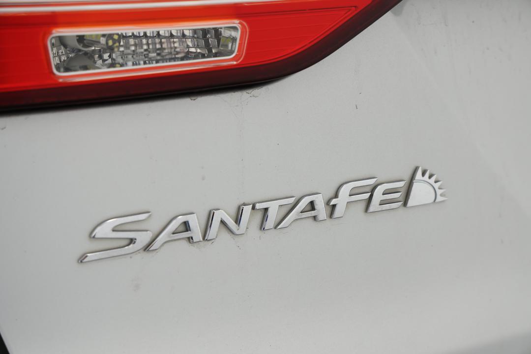 2014 Hyundai Santa Fe Elite Crdi (4x4), Automatic, 154046 km, Badge (Boot Left Side)