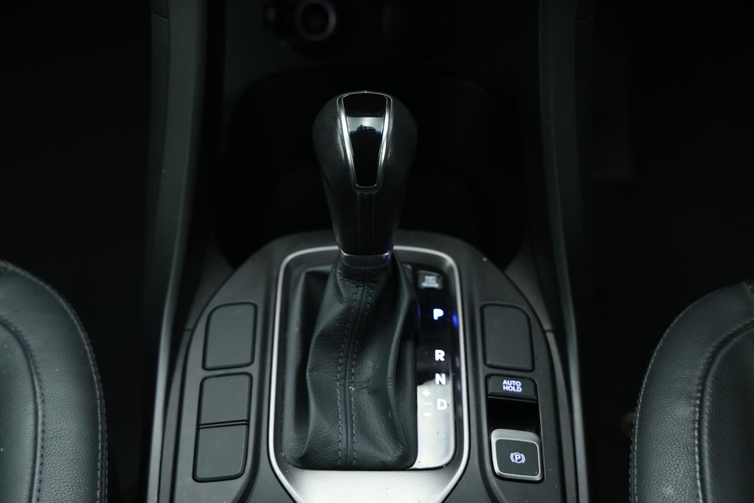 2014 Hyundai Santa Fe Elite Crdi (4x4), Automatic, 154046 km, Gear Lever 