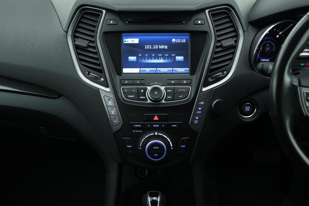 2014 Hyundai Santa Fe Elite Crdi (4x4), Automatic, 154046 km, Center Console