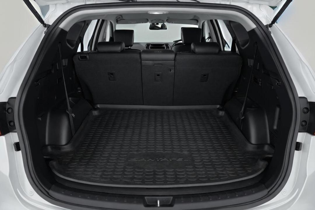 2014 Hyundai Santa Fe Elite Crdi (4x4), Automatic, 154046 km, Boot Inside View