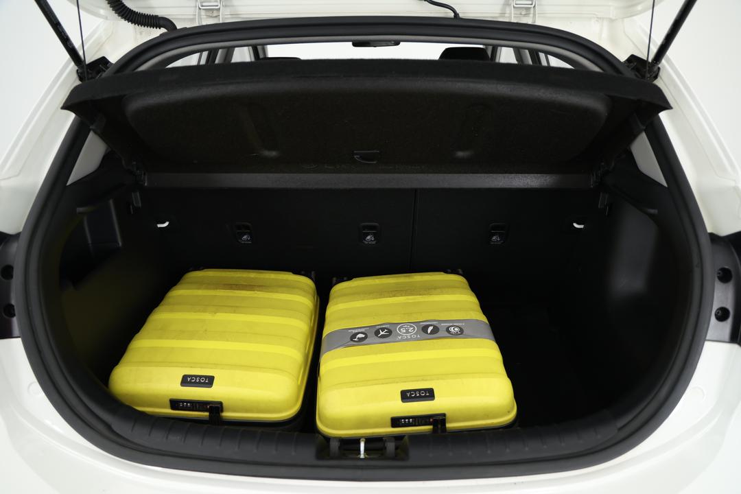 2018 Kia Rio S, Automatic, 61192 km, Boot Inside View with Luggage