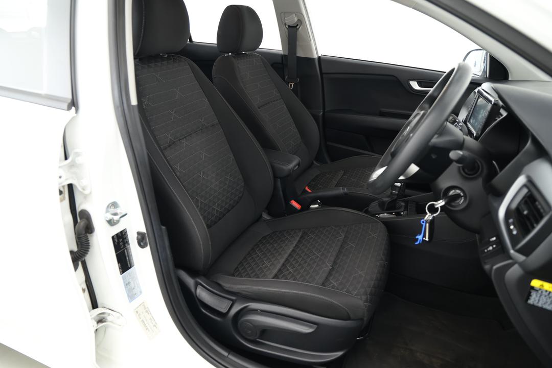 2018 Kia Rio S, Automatic, 61192 km, Utility Switches/Buttons