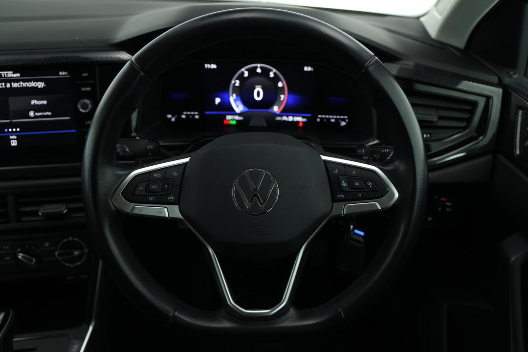 2024 Volkswagen Polo Life, Automatic, 28110 km, Steering Wheel Close-up