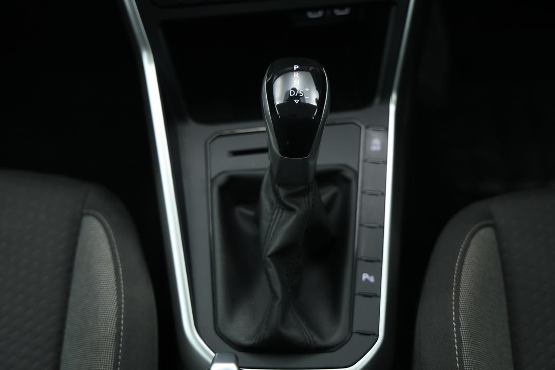 2024 Volkswagen Polo Life, Automatic, 28110 km, Gear Lever 