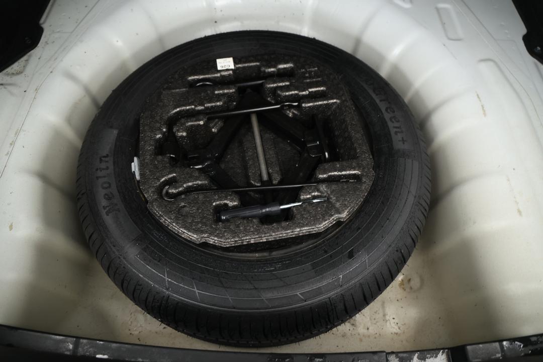 2018 Hyundai Elantra Go, Automatic, 93331 km, Spare Wheel