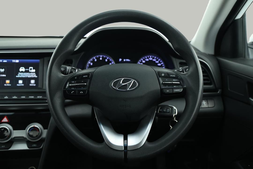2018 Hyundai Elantra Go, Automatic, 93331 km, Steering Wheel Close-up