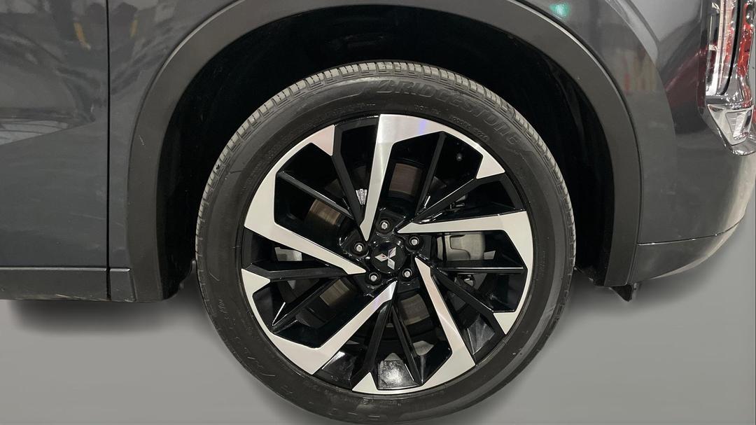 2024 Mitsubishi Outlander Phev Exceed 5+2 Seat (AWD), Automatic, 22949 km, Right Front Wheel
