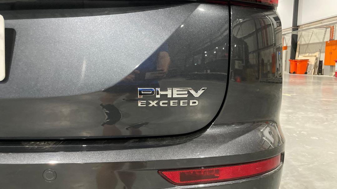 2024 Mitsubishi Outlander Phev Exceed 5+2 Seat (AWD), Automatic, 22949 km, Badge (Boot Right Side)