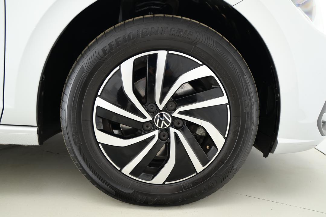 2024 Volkswagen Polo Life, Automatic, 29525 km, Right Front Wheel