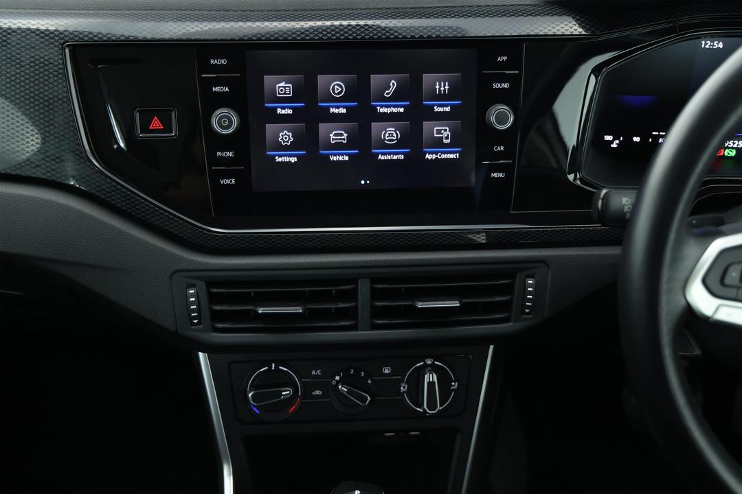 2024 Volkswagen Polo Life, Automatic, 29525 km, Center Console