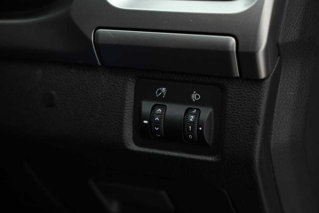 2022 LDV T60 Max Pro (4x4), Automatic, 59095 km, Pedals and Footmat