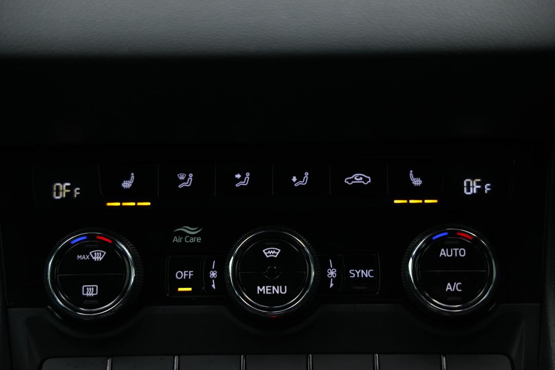 2022 SKODA Karoq Sportline (4x4) 140tsi, Automatic, 22190 km, Ventilated Seats