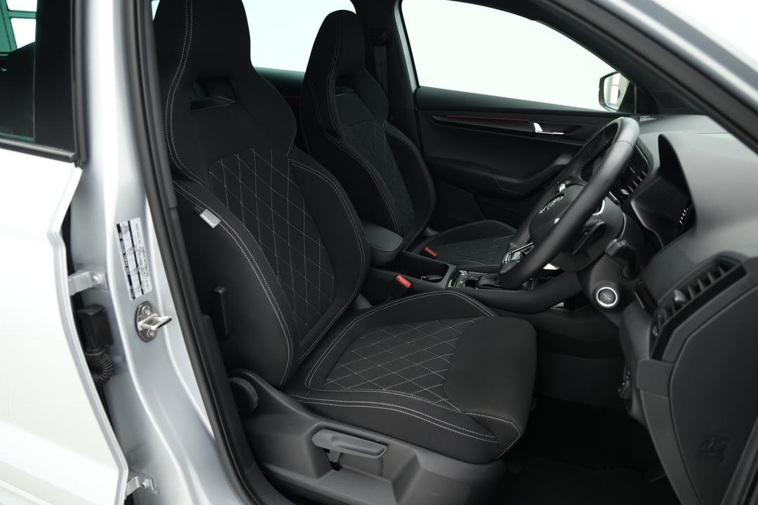 2022 SKODA Karoq Sportline (4x4) 140tsi, Automatic, 22190 km, Drivers Side Door Panel Controls