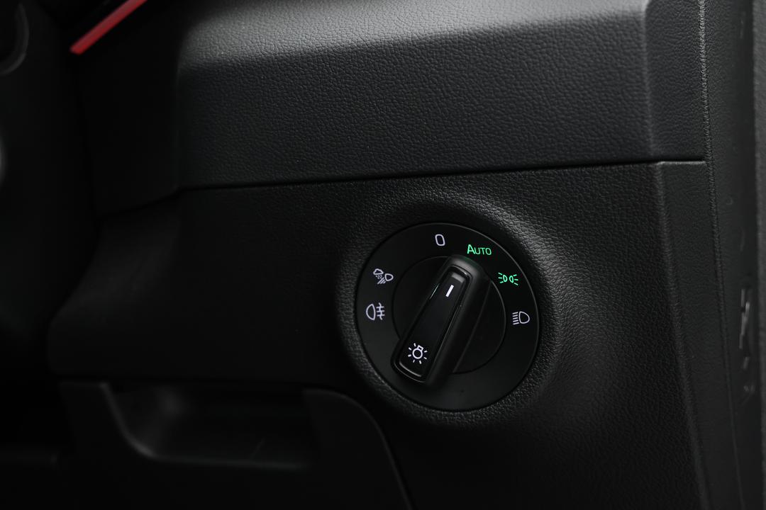 2022 SKODA Karoq Sportline (4x4) 140tsi, Automatic, 22190 km, Drivers Side Adjustment Panel