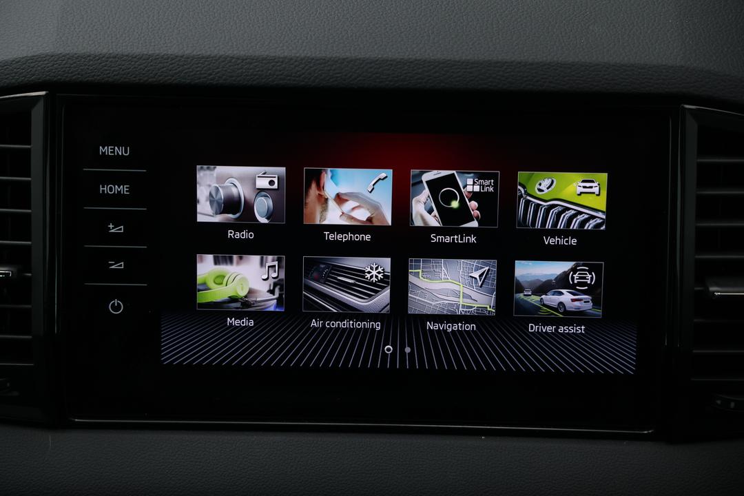 2022 SKODA Karoq Sportline (4x4) 140tsi, Automatic, 22190 km, Infotainment System