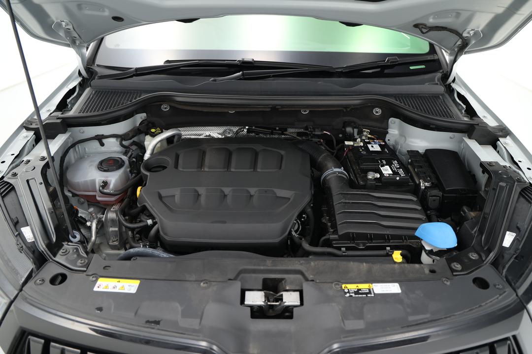 2022 SKODA Karoq Sportline (4x4) 140tsi, Automatic, 22190 km, Open Bonnet (Engine)