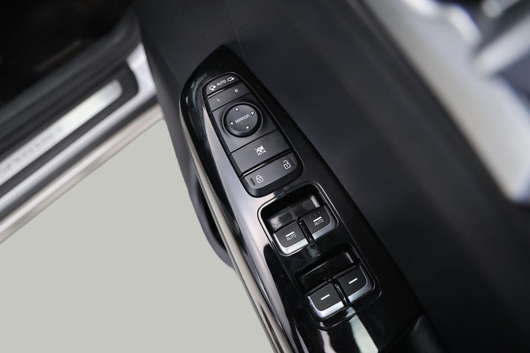 2018 Kia Sportage Gt-line (AWD), Automatic, 100605 km, Right Side Front Door Cabin View