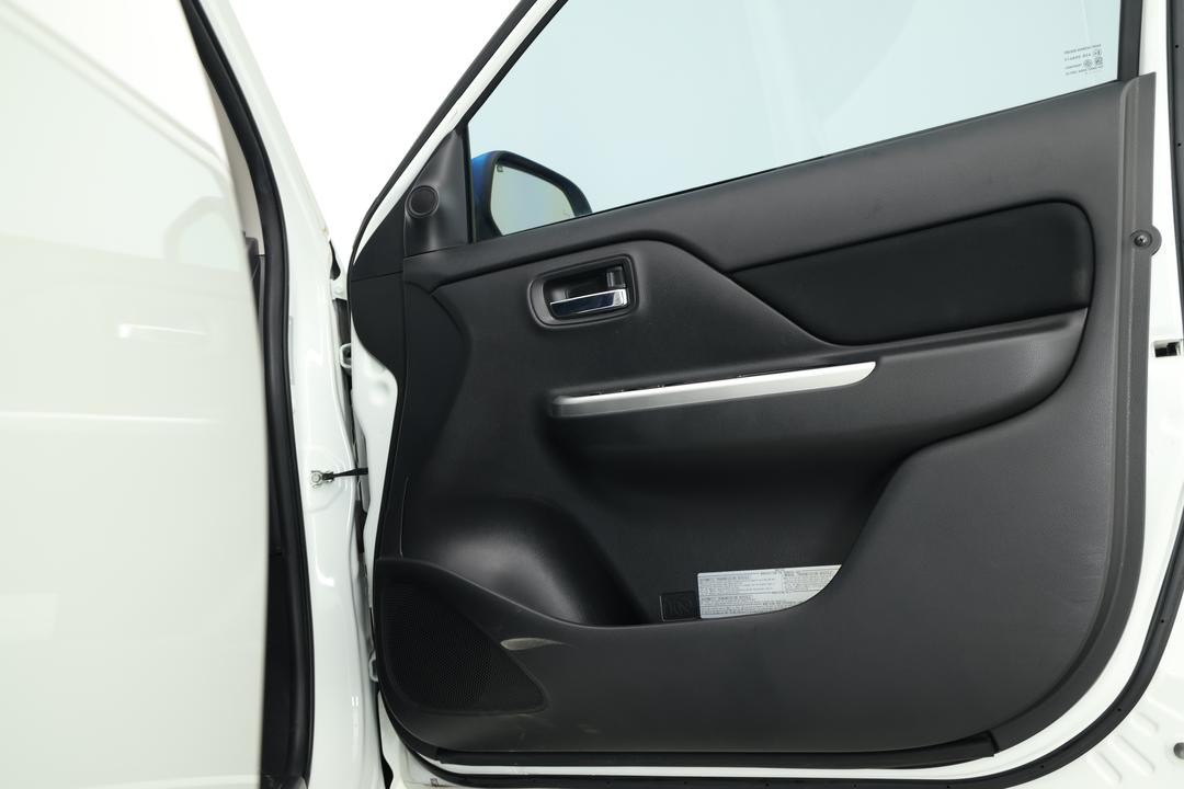 2021 Mitsubishi Triton Gls (4x4), Automatic, 58535 km, Drivers Side Door Panel Controls