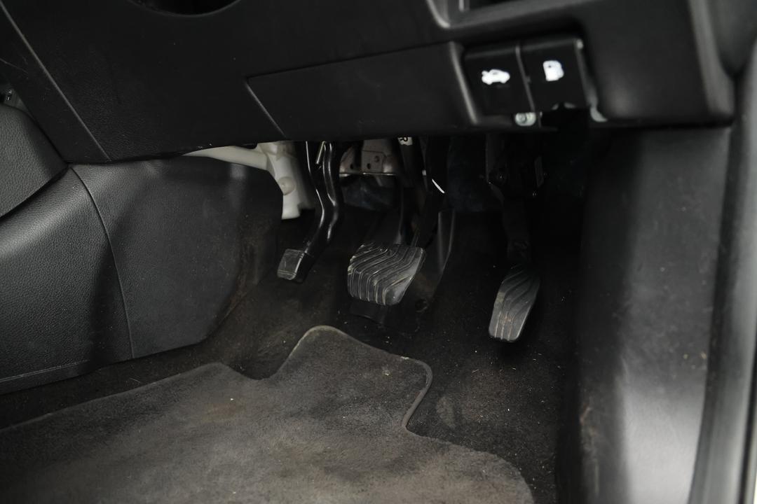 2018 Nissan X-trail Ts (4WD), Automatic, 146731 km, Pedals and Footmat