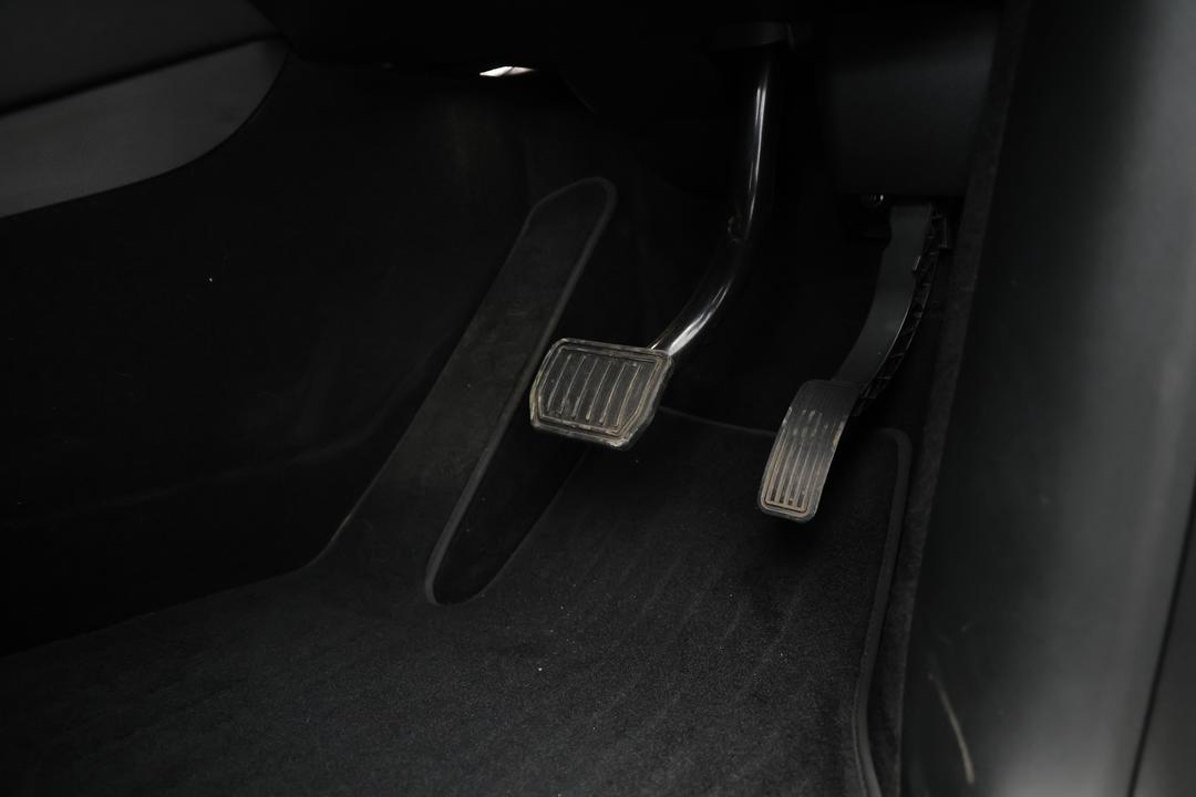 2023 Tesla Model Y Rear-wheel Drive, Automatic, 54537 km, Child Seat Anchor Points