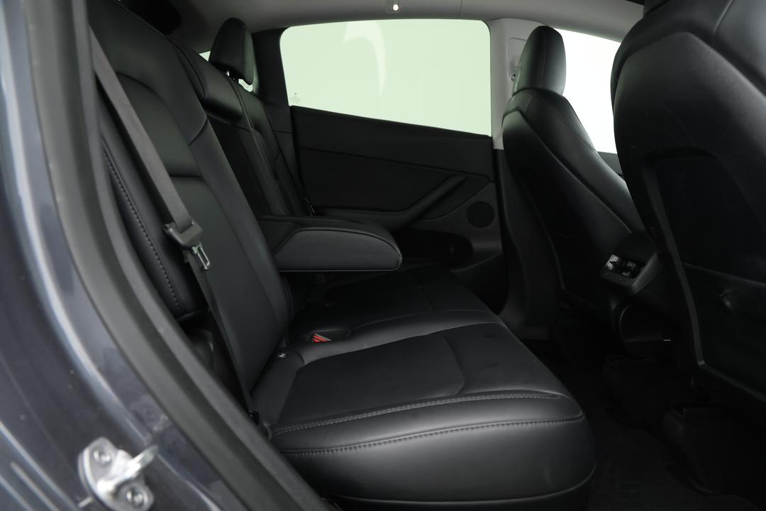 2023 Tesla Model Y Rear-wheel Drive, Automatic, 54537 km, Right Side Rear Door Cabin View