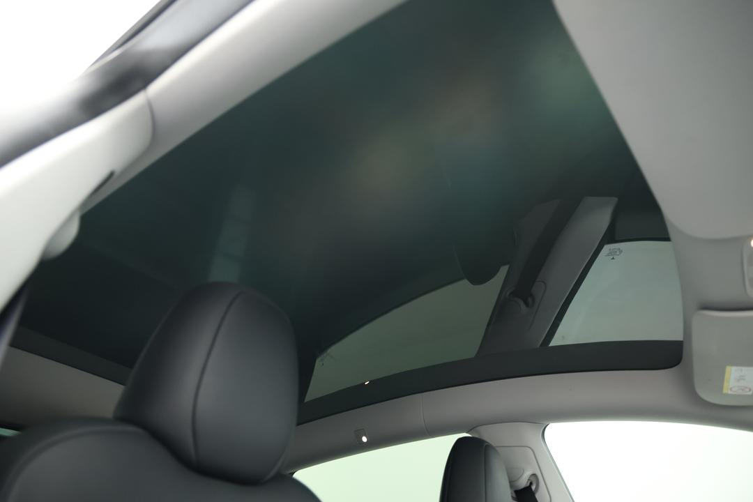 2023 Tesla Model Y Rear-wheel Drive, Automatic, 54537 km, Interior Sunroof/Moonroof