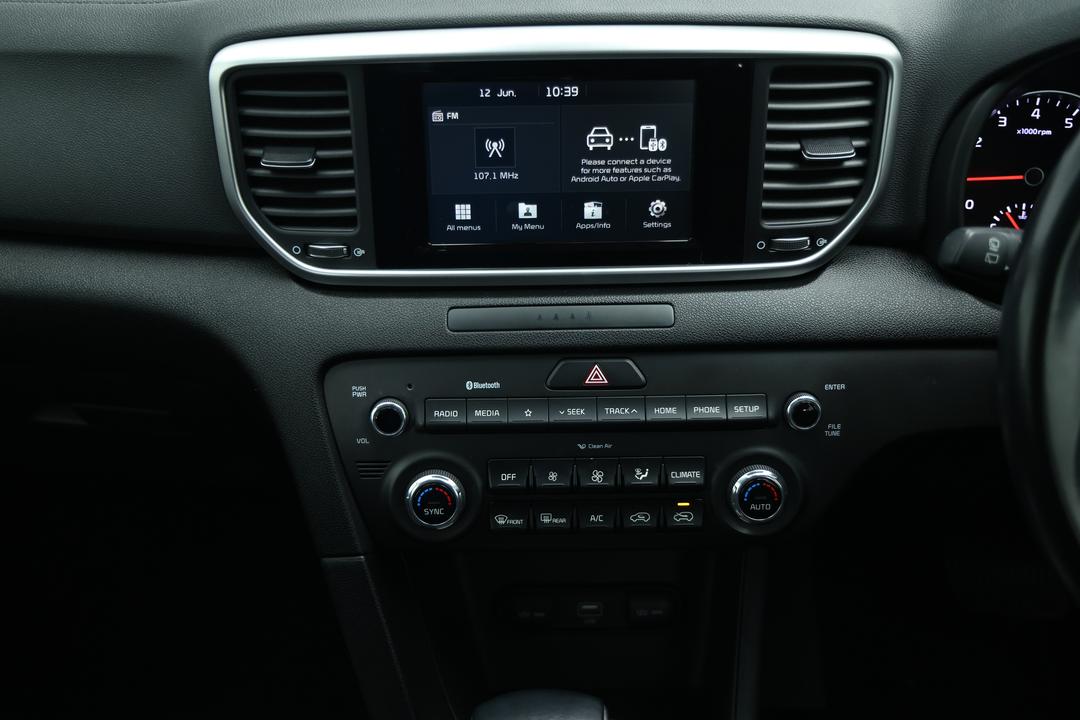 2019 Kia Sportage S (FWD), Automatic, 132804 km, Center Console