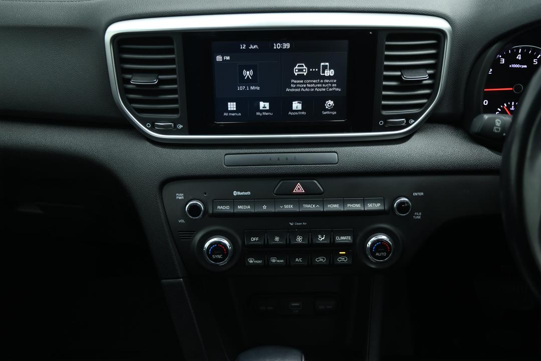 2019 Kia Sportage S (FWD), Automatic, 132804 km, Center Console